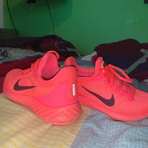 Nike Skyelux Runeasy shoes